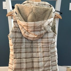 Barely worn Patagonia best with hood